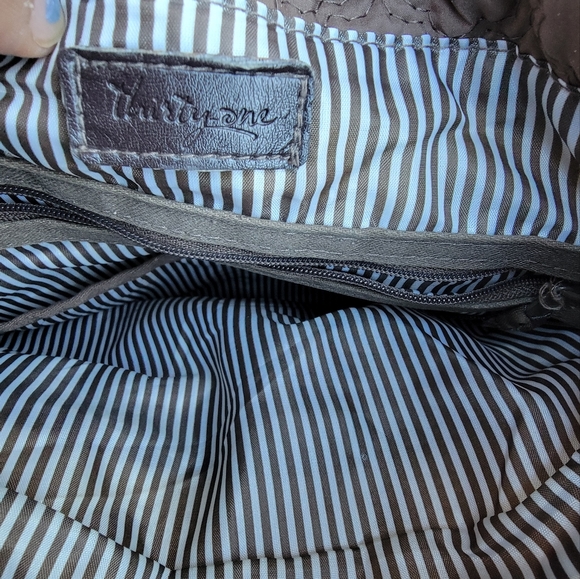 Women’s Thirty-one Crossbody purse - Picture 5 of 6